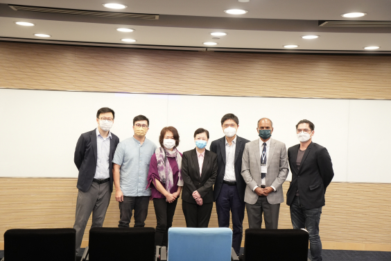 From left to right: Mr CHUNG Shiu Cheong, General Manager of Oyster Hatchery (China), Mr Brian LEE (Director of Manufacturing) and Mrs Elizabeth MOK (Technical Service Director) of Lee Kum Kee Company Limited; Professor Vivian Wing-Wah YAM, HKU Dean of Science (Interim) and Philip Wong Wilson Wong Professor in Chemistry and Energy; Mr CHOW Wing-Kuen, Senior Fisheries Officer (Aquaculture Fisheries) of Agriculture, Fisheries and Conservation Department; Dr Thiyagarajan VENGATESEN of HKU School of Biological Sciences and The Swire Institute of Marine Science; Mr Fung CHAN of Hong Kong Oyster Company Limited.